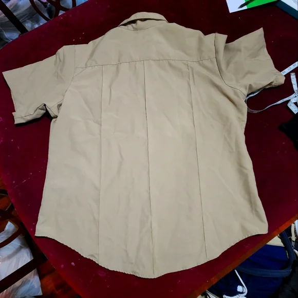 NWOT ... SHORTSLEEVE KHAKI COLOR SHIRT - Picture 6 of 6